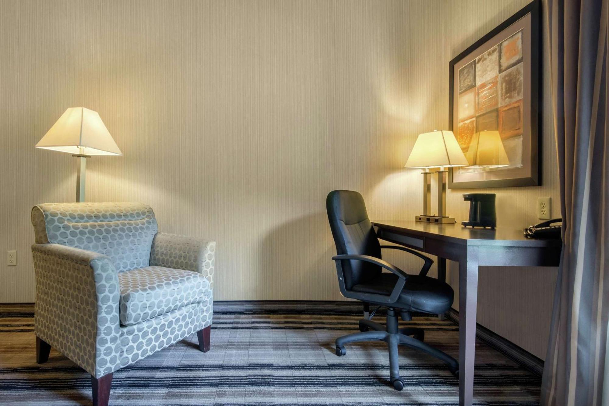 Hampton Hotel 3*