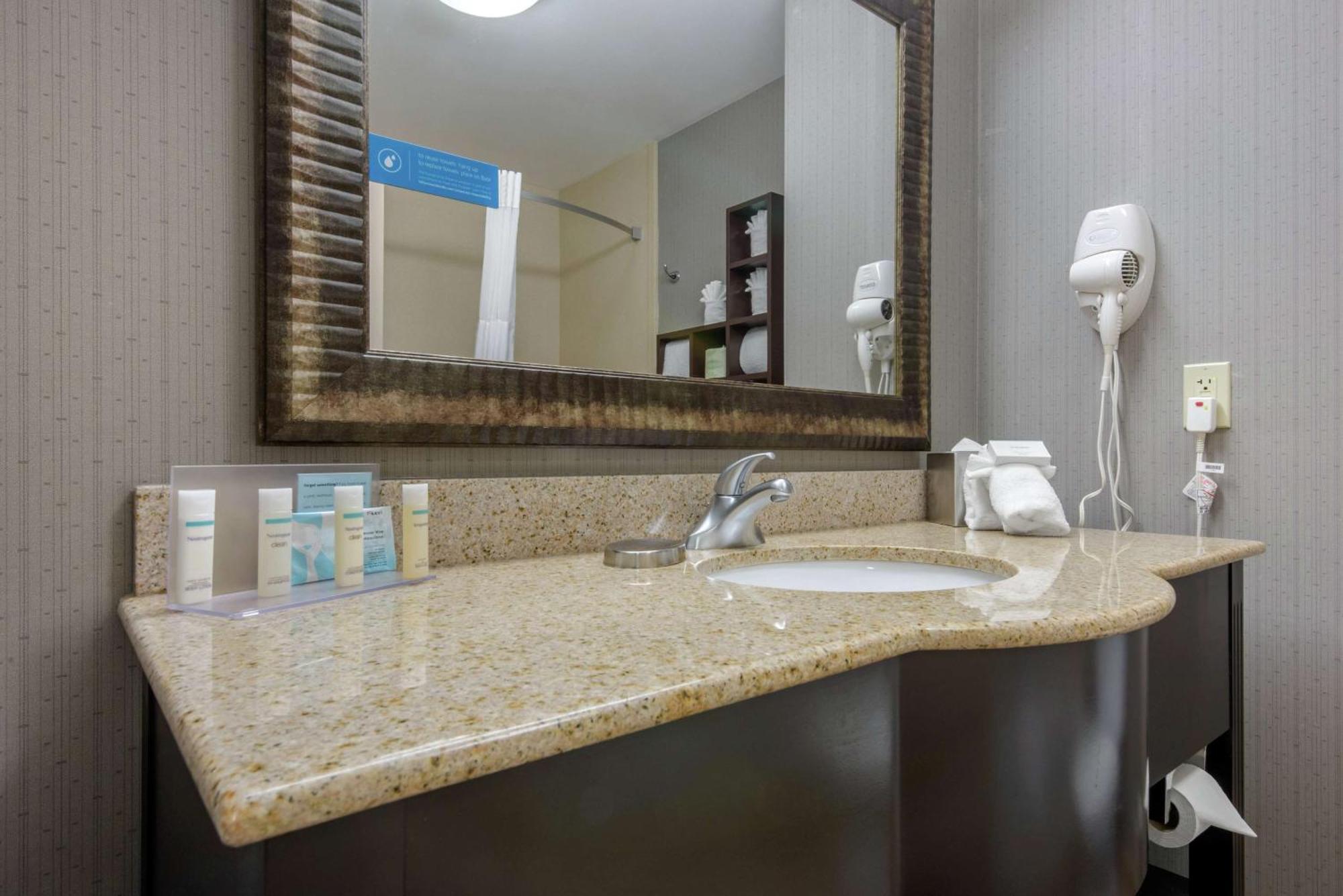 Hotel Hampton Meadville